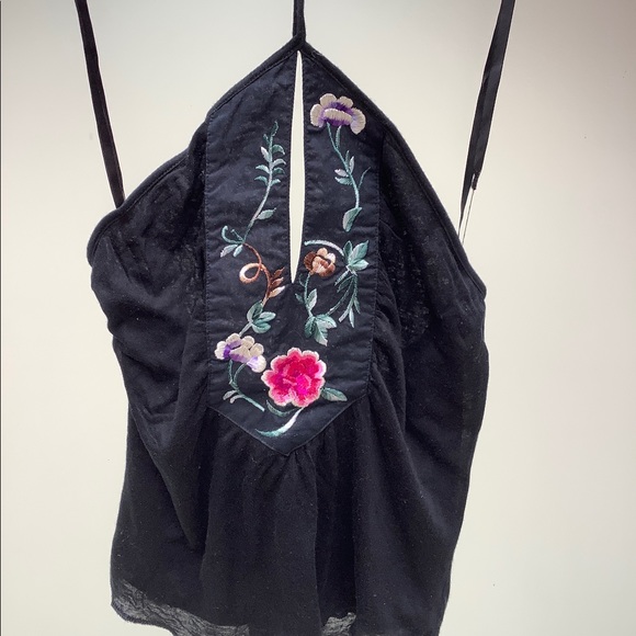 Floral Halter Top with Keyhole - Picture 3 of 4